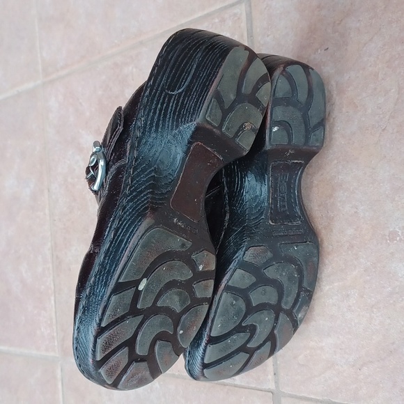 Born Clogs - Picture 4 of 9